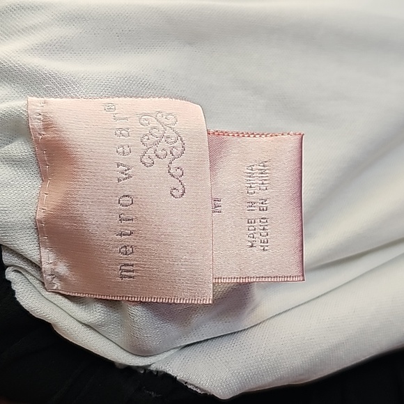 Black pleated skirt - Picture 8 of 9